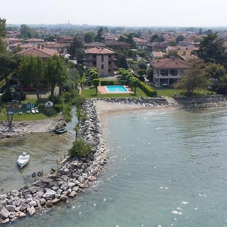 Incantevole Location Fronte Lago Sirmione Esterno foto