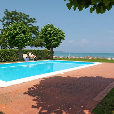 Incantevole Location Fronte Lago Sirmione Esterno foto