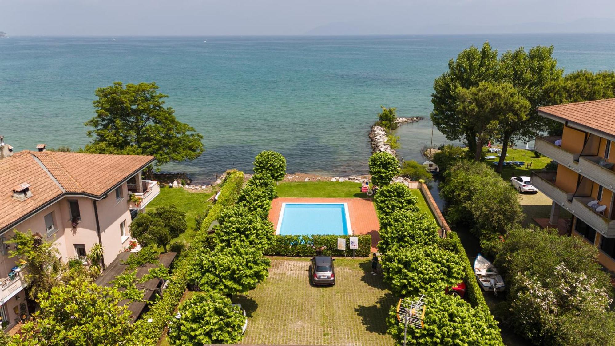 Incantevole Location Fronte Lago Sirmione Esterno foto